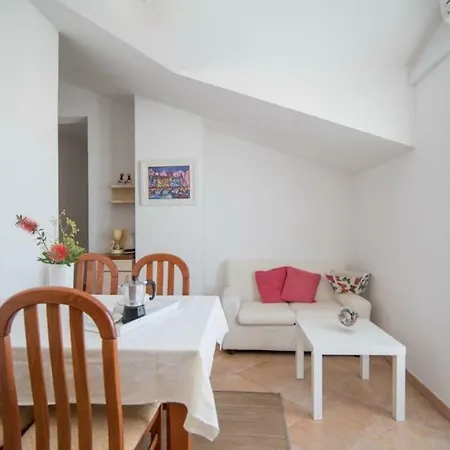 Appartement 16774b Supetar